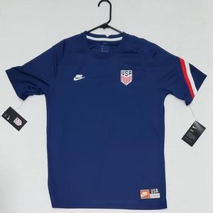 Nike USA  NWT Men's Medium blue soccer jersey